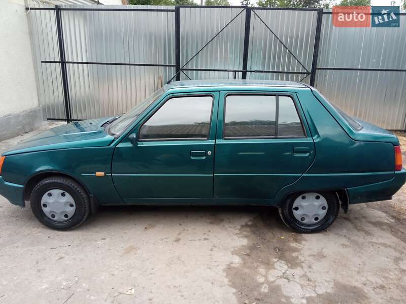 Ліфтбек ЗАЗ 1103 Славута 2000 в Почаєві