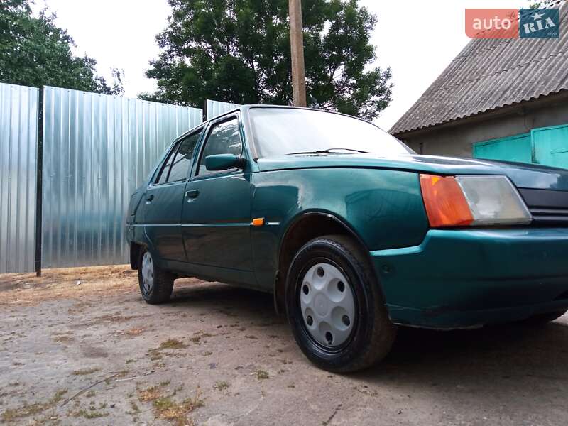 Ліфтбек ЗАЗ 1103 Славута 2000 в Почаєві