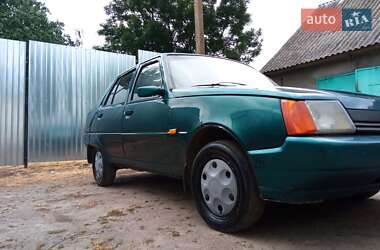 Лифтбек ЗАЗ 1103 Славута 2000 в 