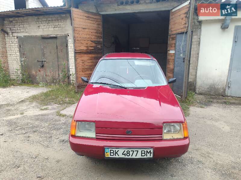 Лифтбек ЗАЗ 1103 Славута 2003 в Костополе