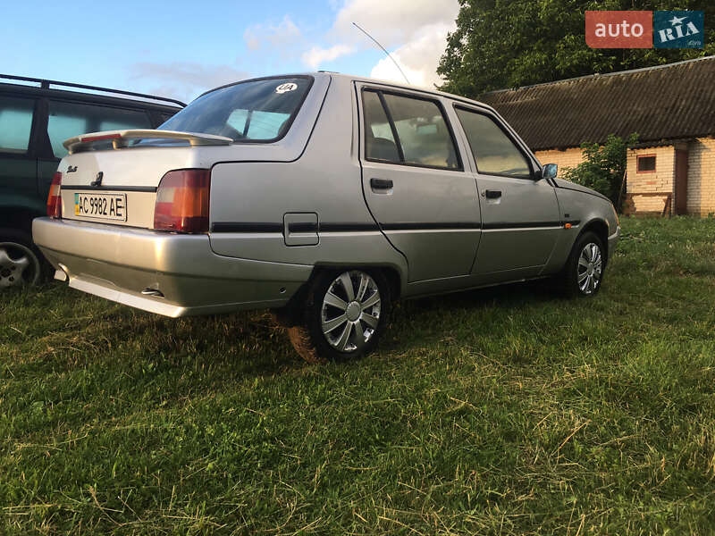 Лифтбек ЗАЗ 1103 Славута 2003 в Локачах фото 9 Лифтбек ЗАЗ 1103 Славута 2003 в Локачах