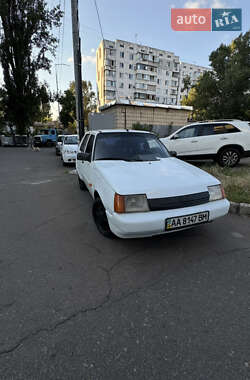 Лифтбек ЗАЗ 1103 Славута 2006 в Киеве