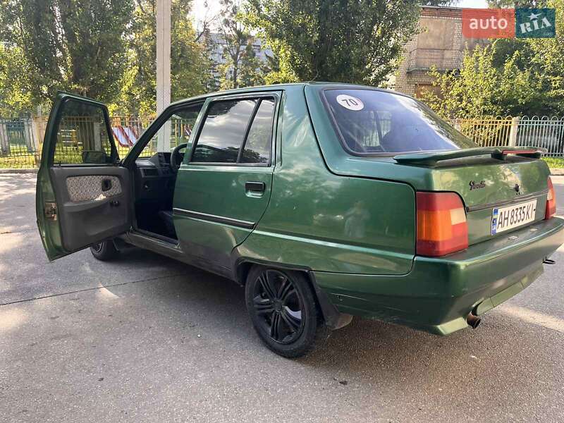 Лифтбек ЗАЗ 1103 Славута 2003 в Харькове фото 3 Лифтбек ЗАЗ 1103 Славута 2003 в Харькове