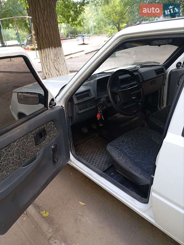 Лифтбек ЗАЗ 1103 Славута 2005 в Южноукраинске фото 6 Лифтбек ЗАЗ 1103 Славута 2005 в Южноукраинске