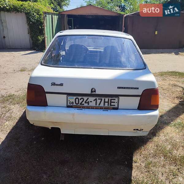 Лифтбек ЗАЗ 1103 Славута 2000 в Запорожье