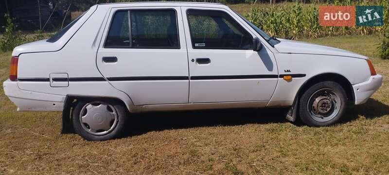 Ліфтбек ЗАЗ 1103 Славута 2004 в Ізяславі