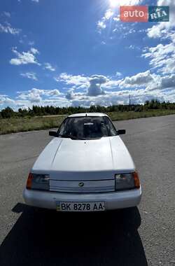 Лифтбек ЗАЗ 1103 Славута 1999 в Березному
