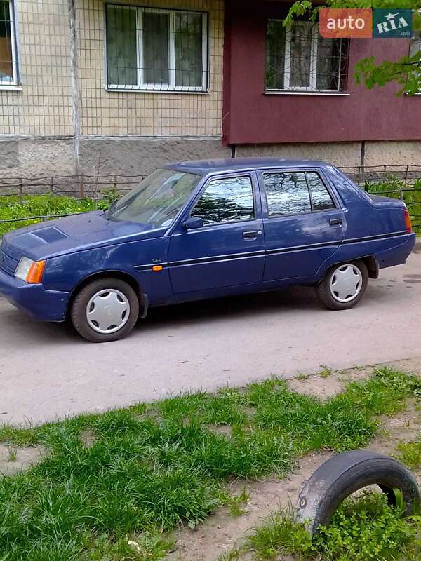 Лифтбек ЗАЗ 1103 Славута 2004 в Кривом Роге