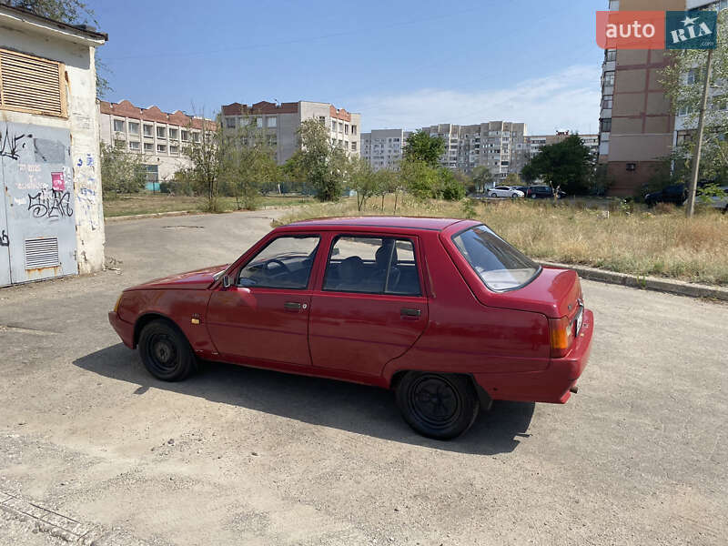 Лифтбек ЗАЗ 1103 Славута 2003 в Запорожье