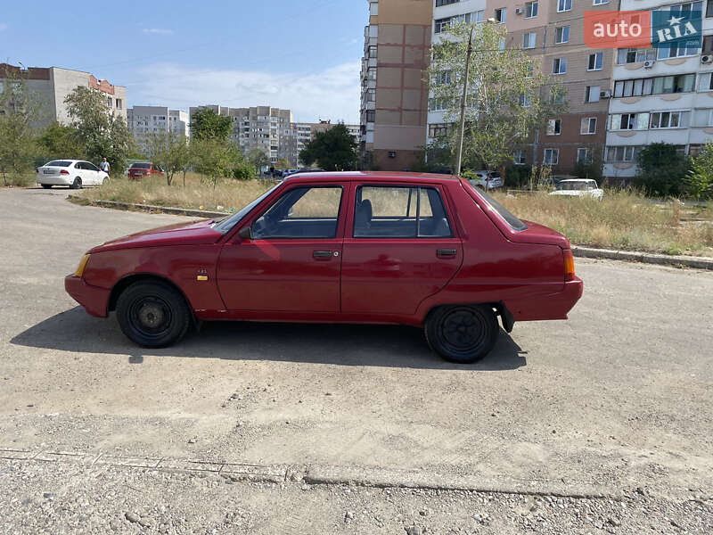 Лифтбек ЗАЗ 1103 Славута 2003 в Запорожье