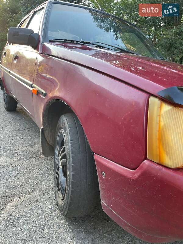 Лифтбек ЗАЗ 1103 Славута 2001 в Запорожье фото 3 Лифтбек ЗАЗ 1103 Славута 2001 в Запорожье