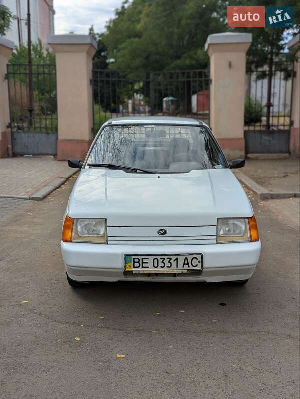 Лифтбек ЗАЗ 1103 Славута 2005 в Николаеве