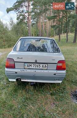 Лифтбек ЗАЗ 1103 Славута 2004 в 