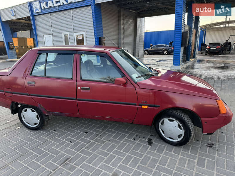 Лифтбек ЗАЗ 1103 Славута 2003 в Полтаве