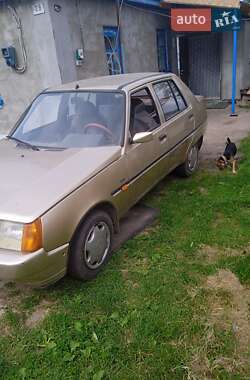 Лифтбек ЗАЗ 1103 Славута 2001 в 