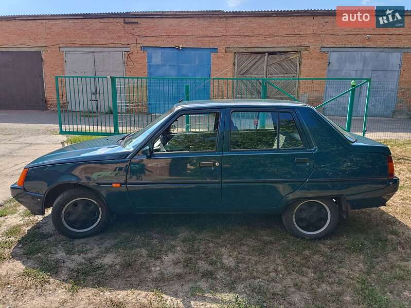 Лифтбек ЗАЗ 1103 Славута 2005 в Лубнах фото 2 Лифтбек ЗАЗ 1103 Славута 2005 в Лубнах