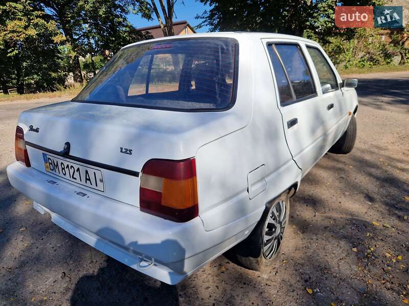 Лифтбек ЗАЗ 1103 Славута 2005 в Ромнах