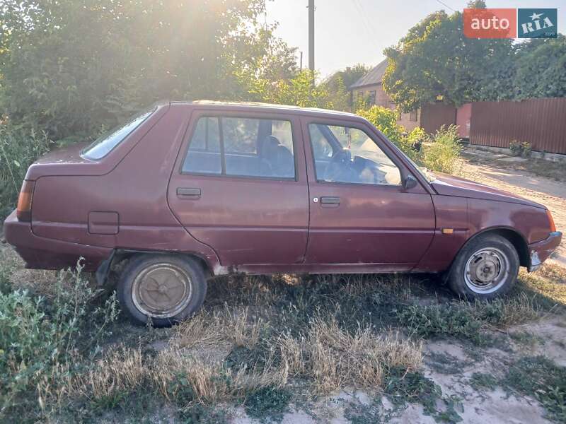 Лифтбек ЗАЗ 1103 Славута 2005 в Александрие