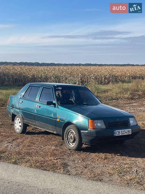 Лифтбек ЗАЗ 1103 Славута 2000 в 