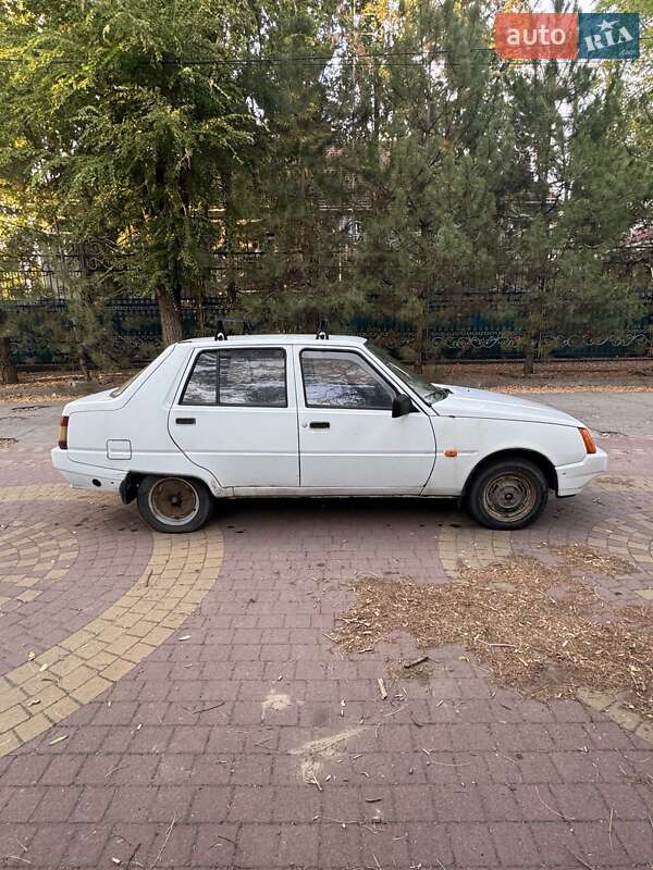 Лифтбек ЗАЗ 1103 Славута 2002 в Запорожье