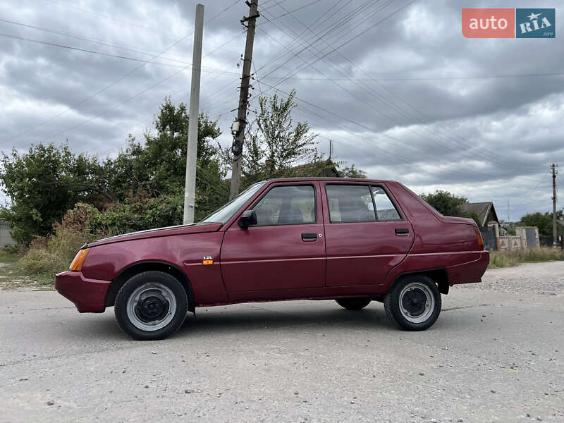 Лифтбек ЗАЗ 1103 Славута 2000 в Запорожье