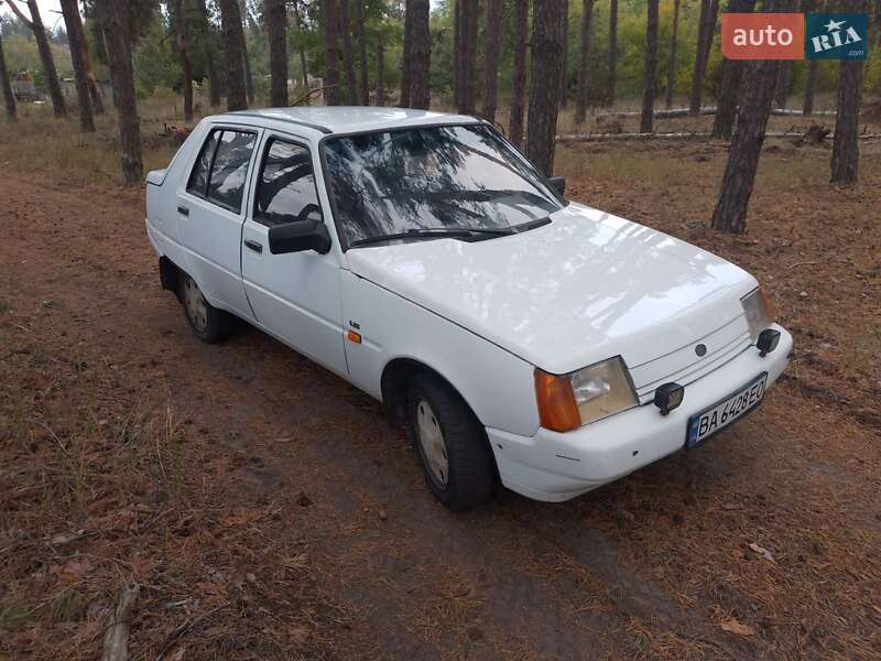 Лифтбек ЗАЗ 1103 Славута 2004 в Чигирине