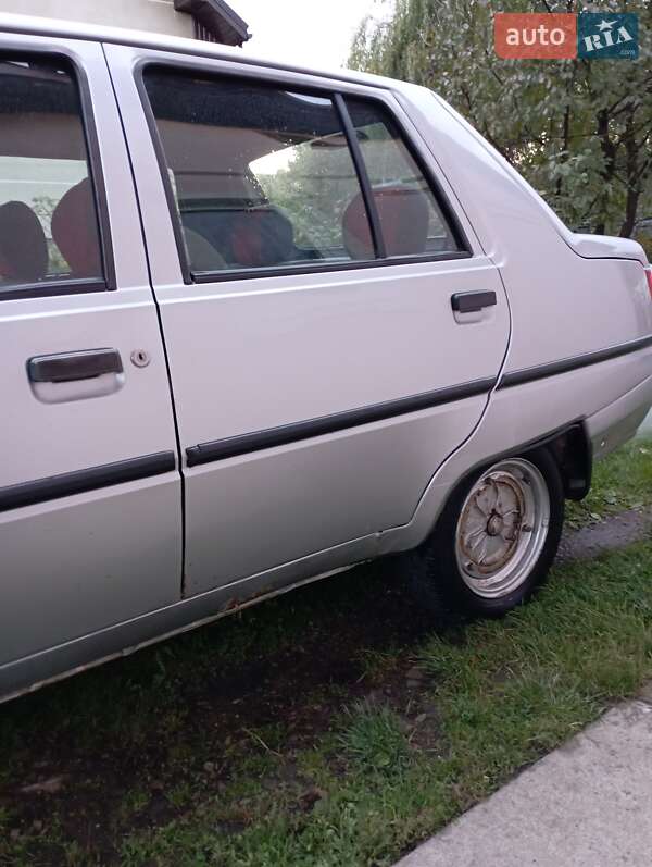 Лифтбек ЗАЗ 1103 Славута 2003 в Самборе фото 18 Лифтбек ЗАЗ 1103 Славута 2003 в Самборе