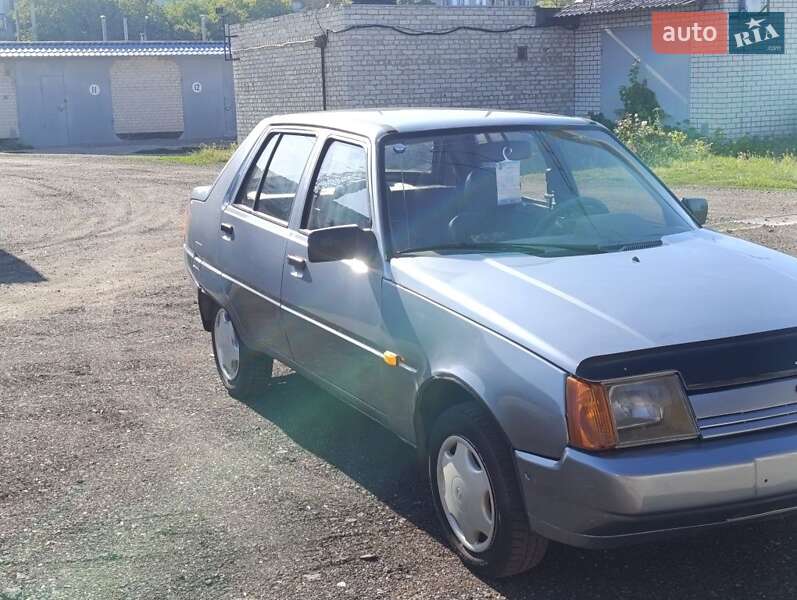 Лифтбек ЗАЗ 1103 Славута 2006 в 