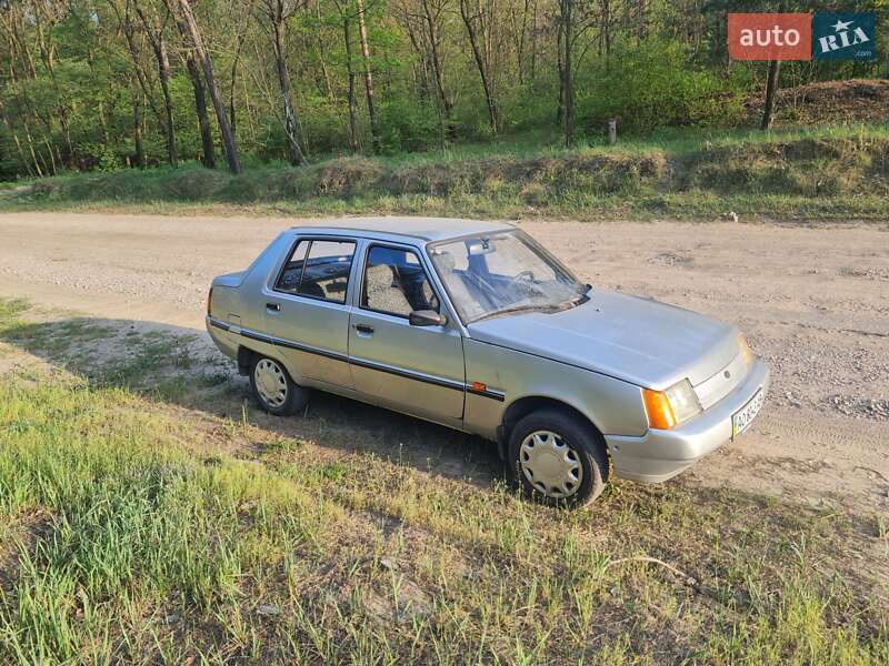 Лифтбек ЗАЗ 1103 Славута 2005 в 