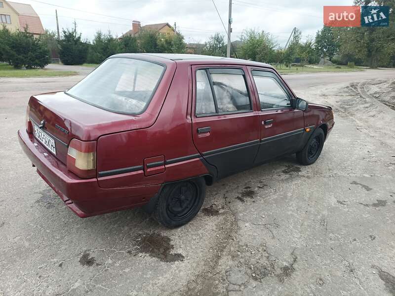 Лифтбек ЗАЗ 1103 Славута 2001 в Олевске
