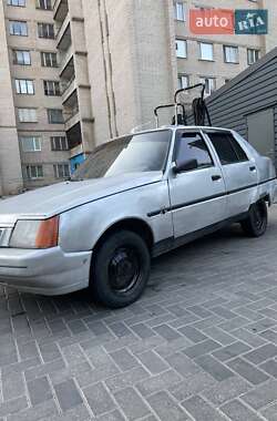 Лифтбек ЗАЗ 1103 Славута 2003 в 