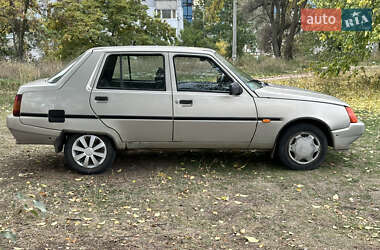 Лифтбек ЗАЗ 1103 Славута 2006 в 