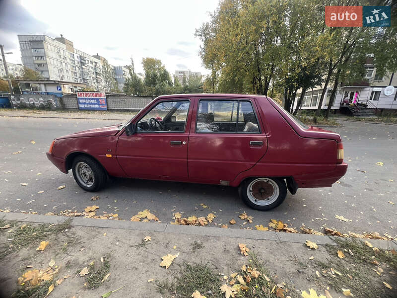 Лифтбек ЗАЗ 1103 Славута 2001 в Днепре