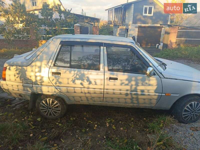 Лифтбек ЗАЗ 1103 Славута 2005 в Белой Церкви фото 7 Лифтбек ЗАЗ 1103 Славута 2005 в Белой Церкви