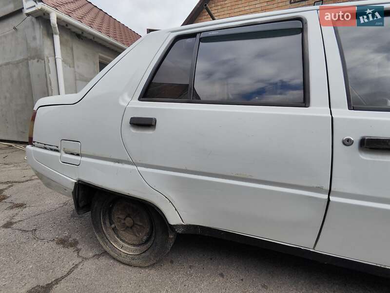 Лифтбек ЗАЗ 1103 Славута 2002 в Полтаве фото 13 Лифтбек ЗАЗ 1103 Славута 2002 в Полтаве