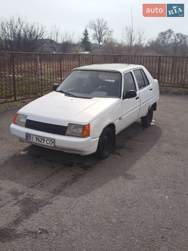 Лифтбек ЗАЗ 1103 Славута 2005 в Градижске
