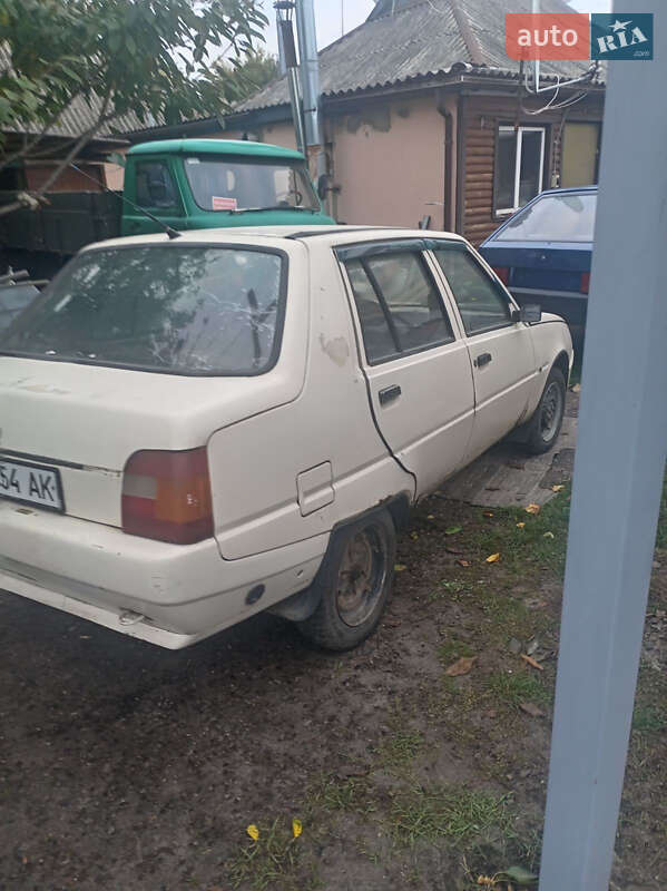 Лифтбек ЗАЗ 1103 Славута 2003 в Черкассах фото 4 Лифтбек ЗАЗ 1103 Славута 2003 в Черкассах