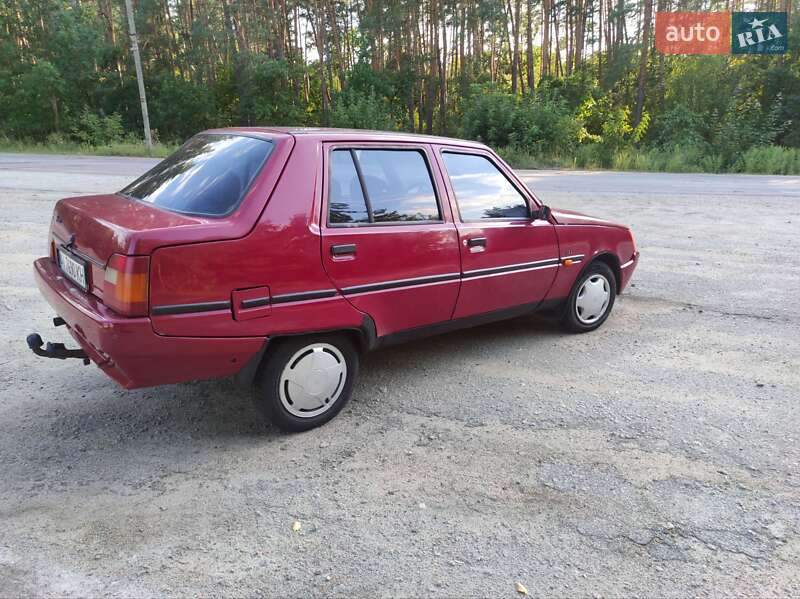 Лифтбек ЗАЗ 1103 Славута 2004 в Тараще