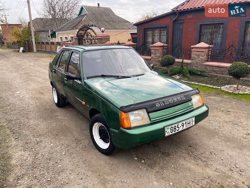 Лифтбек ЗАЗ 1103 Славута 2004 в Вознесенске