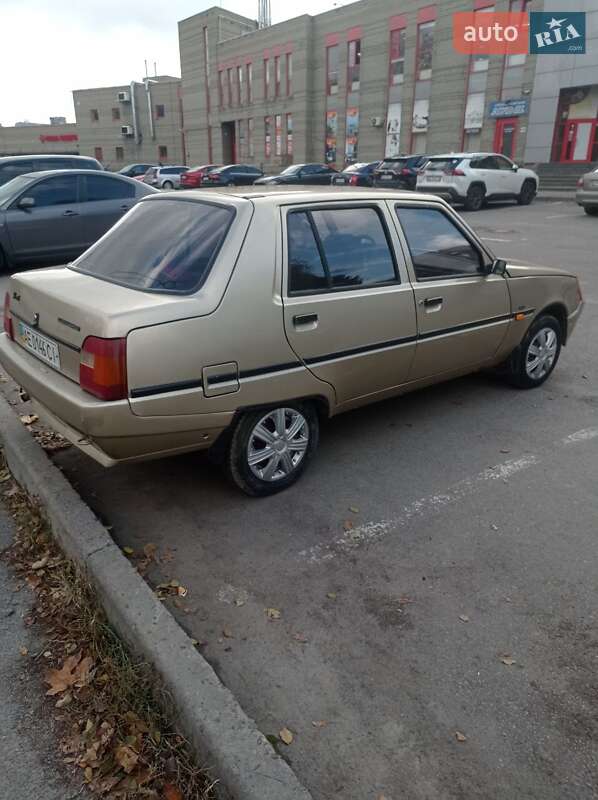 Лифтбек ЗАЗ 1103 Славута 2003 в Днепре фото 12 Лифтбек ЗАЗ 1103 Славута 2003 в Днепре