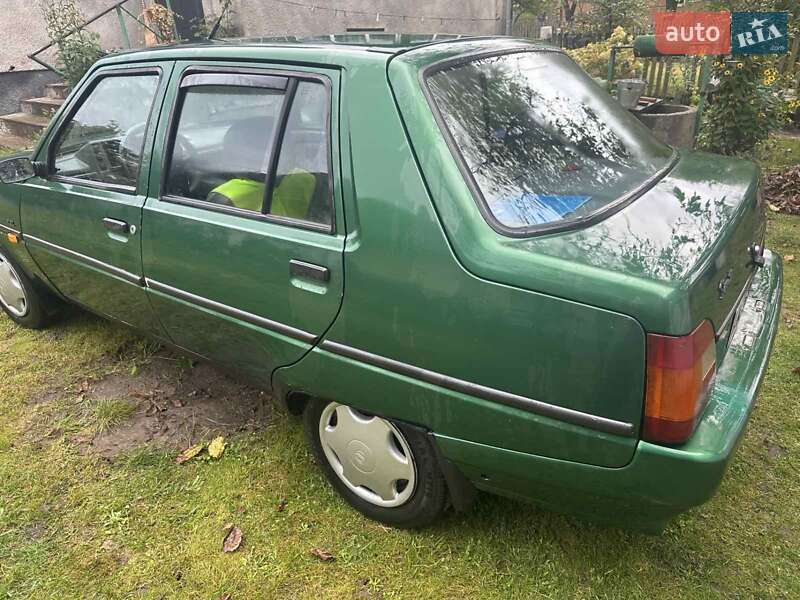 Лифтбек ЗАЗ 1103 Славута 2003 в Александрие