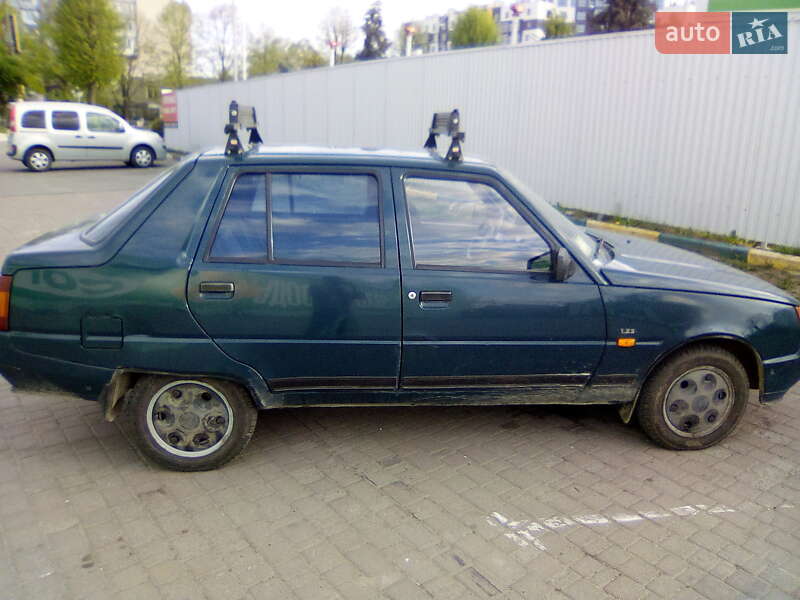 Лифтбек ЗАЗ 1103 Славута 2004 в Яблунице