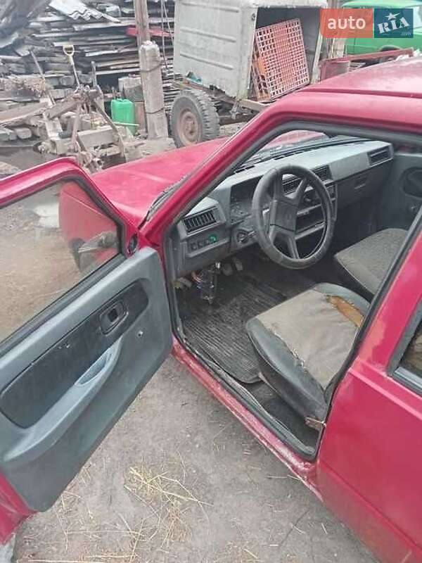 Лифтбек ЗАЗ 1103 Славута 2002 в Романове фото 3 Лифтбек ЗАЗ 1103 Славута 2002 в Романове