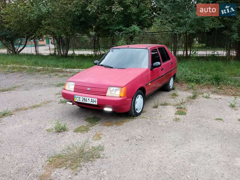 Ліфтбек ЗАЗ 1103 Славута 2002 в Чернівцях