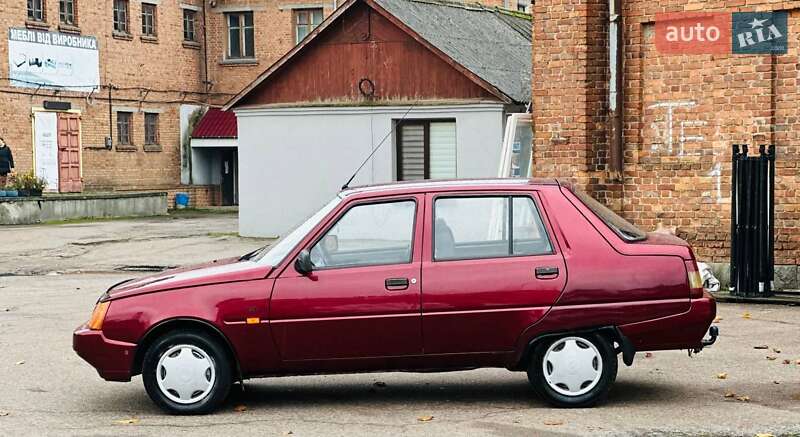 Ліфтбек ЗАЗ 1103 Славута 2001 в Житомирі