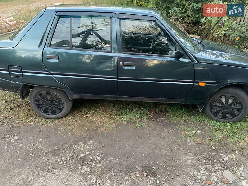 Лифтбек ЗАЗ 1103 Славута 2004 в Запорожье фото 2 Лифтбек ЗАЗ 1103 Славута 2004 в Запорожье