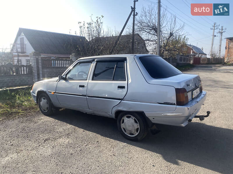 Лифтбек ЗАЗ 1103 Славута 2004 в Ракитном фото 6 Лифтбек ЗАЗ 1103 Славута 2004 в Ракитном