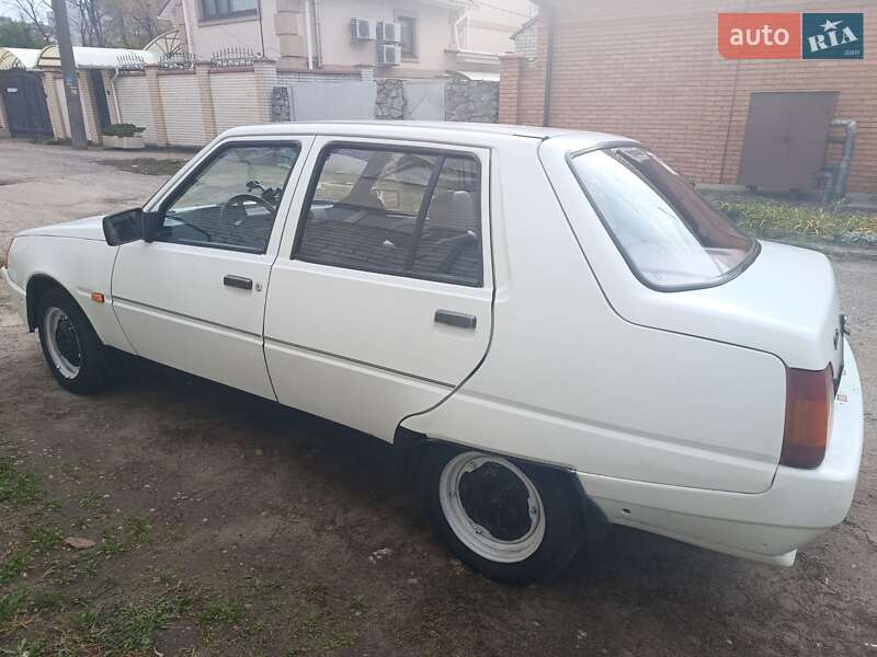 Лифтбек ЗАЗ 1103 Славута 2003 в Запорожье фото 6 Лифтбек ЗАЗ 1103 Славута 2003 в Запорожье