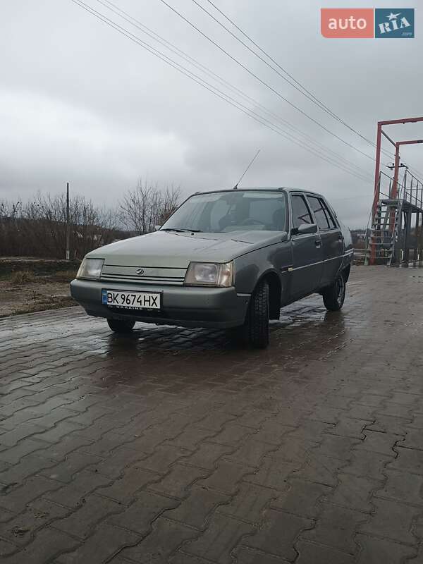 Лифтбек ЗАЗ 1103 Славута 2007 в Городке