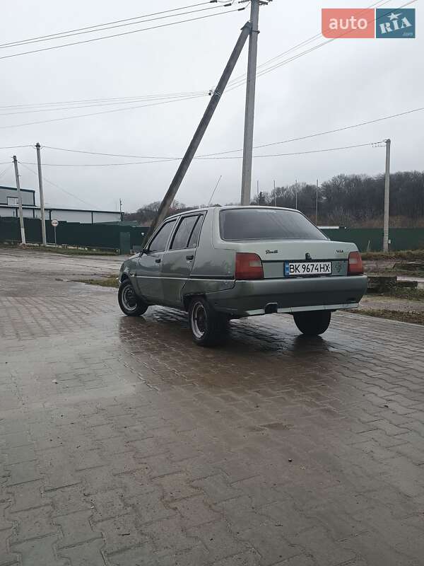 Лифтбек ЗАЗ 1103 Славута 2007 в Городке